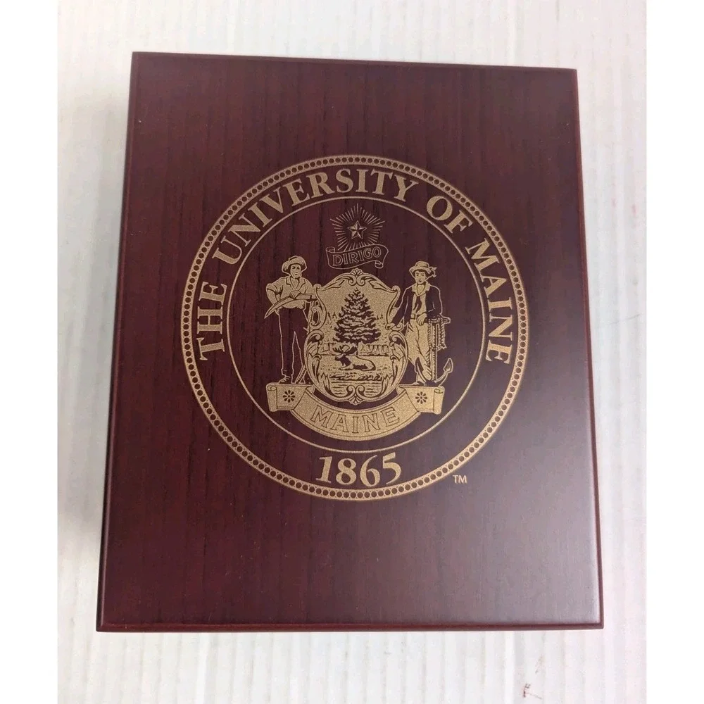The University Of Maine Photo Album 4x6 Wooden Cover Collegiate Licened NEW